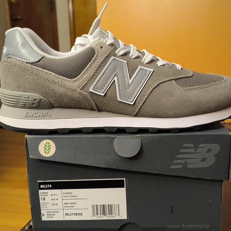 New Balance 574 Men’s Low Top Lace-Up Sneakers Gray/White Mesh ML574EVG