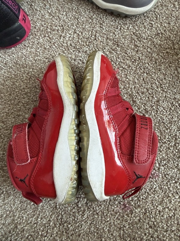 Jordan Air Jordan 11 Red Kids Sneaker 8C Hook & Loop Patent Leather 2017 gallery
