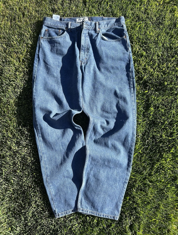 Levi’s Men’s 31 Relaxed Fit Medium Wash Blue Cotton Denim Jeans 5-Pocket