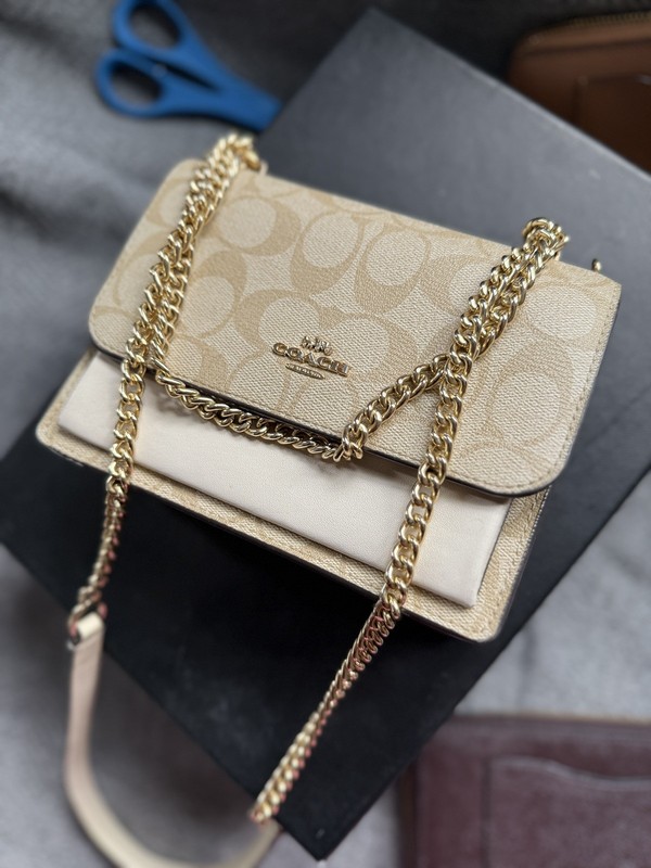 Coach Signature Canvas Crossbody Bag with Gold Chain Strap – Beige/Tan
