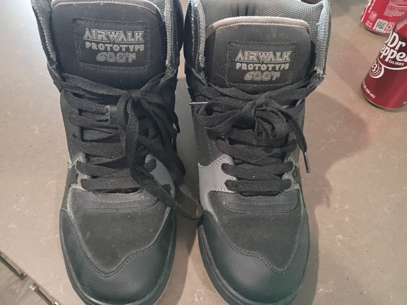 Airwalk Prototype 600F Men's Skate Shoes, Size 101.5 Black/Grey, High Top gallery