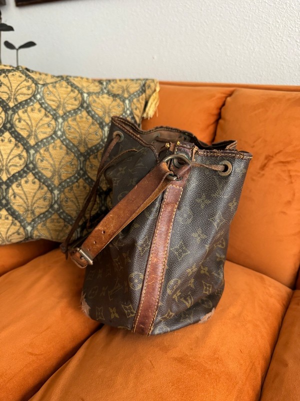 vintage Louis Vuitton Monogram Petit Noe Drawstring Bucket Hobo Bag gallery