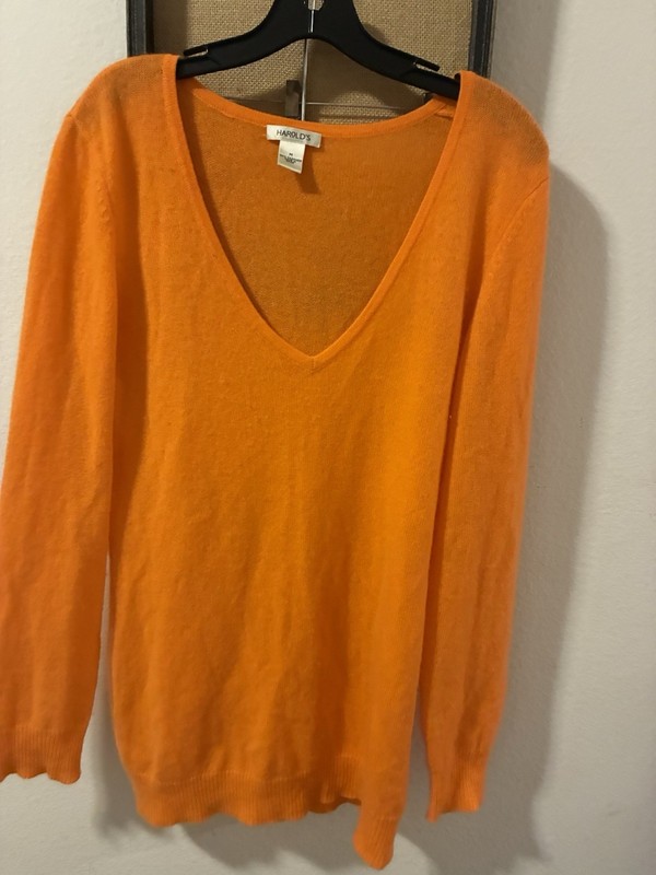 Harold’s Solid Knit 100% Cashmere V-Neck Long Sleeve Pullover Sweater M Orange