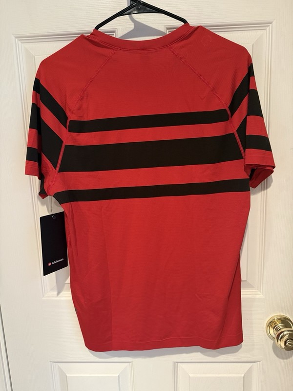 lululemon Metal Vent Tech Men's M Red/Black Striped Slim Crew Short Sleeve gallery