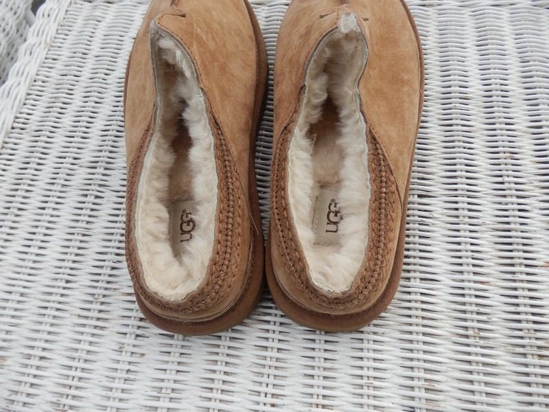 UGG Size 9 Women's Tazz II Platform Slipper - gallery