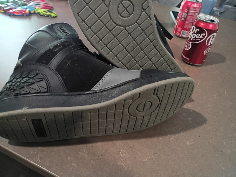 Airwalk Prototype 600F Men's Skate Shoes, Size 101.5 Black/Grey, High Top gallery