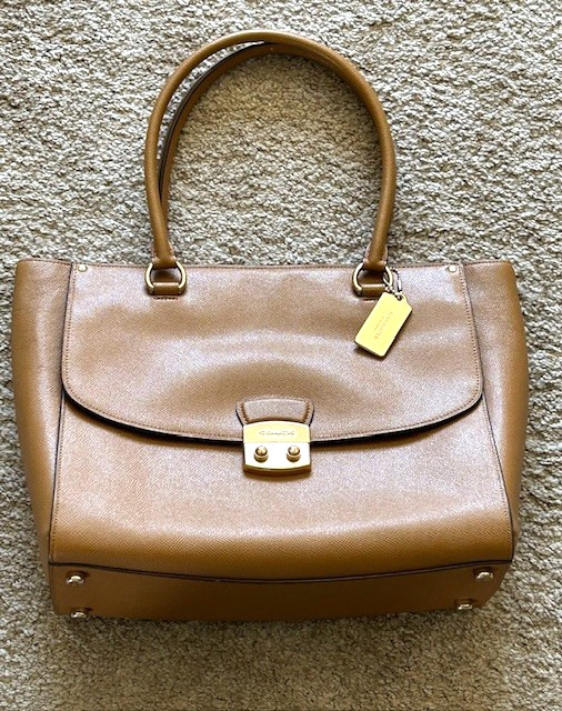 Coach AVARY Crossgrain Leather Tote in Light Saddle, F48629 with charm & bag