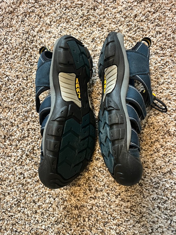 Keen Men's sz 9.5 M Newport H2 Hiking Sandals Navy Closed Toe Waterproof Hiking gallery