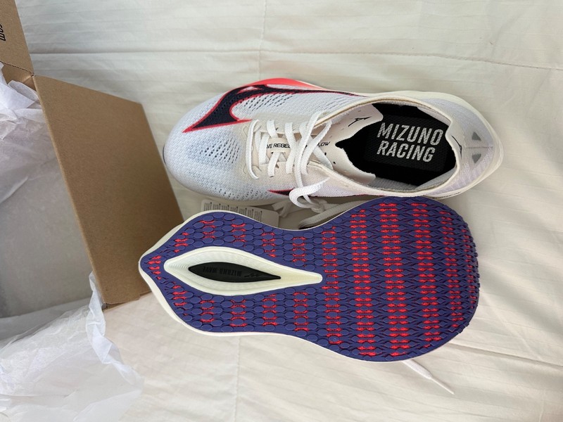 Mizuno Wave Rebellion Pro 3 Lo Unisex racing shoes (W 7, M 5.5, EU 37) gallery