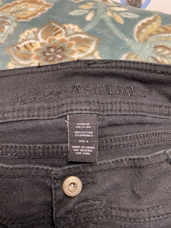 Blue Asphalt Women's Jean Shorts Size 9 Dark Wash, Cuffed gallery