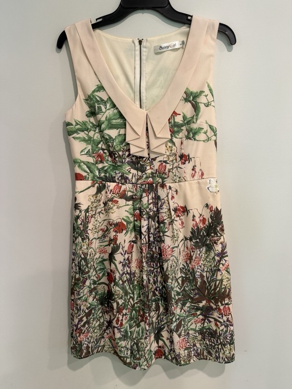 Sunny Girl Feminine Blush Floral V-Neck A-Line Mini Dress With Bow Detail Size M