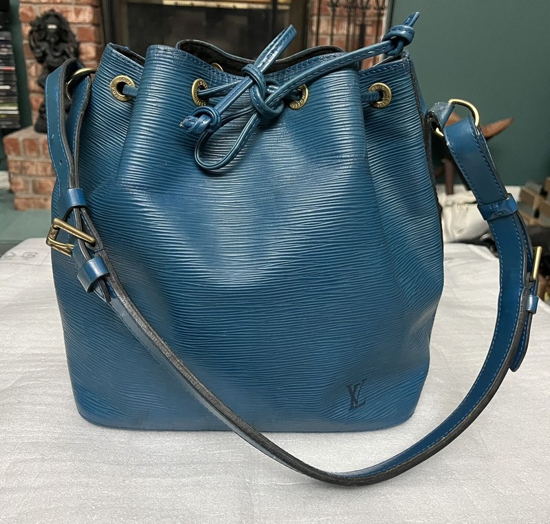 Louis Vuitton Petit Noe Shoulder Bag Handbag Blue EPI Leather M44105 – VERY GOOD