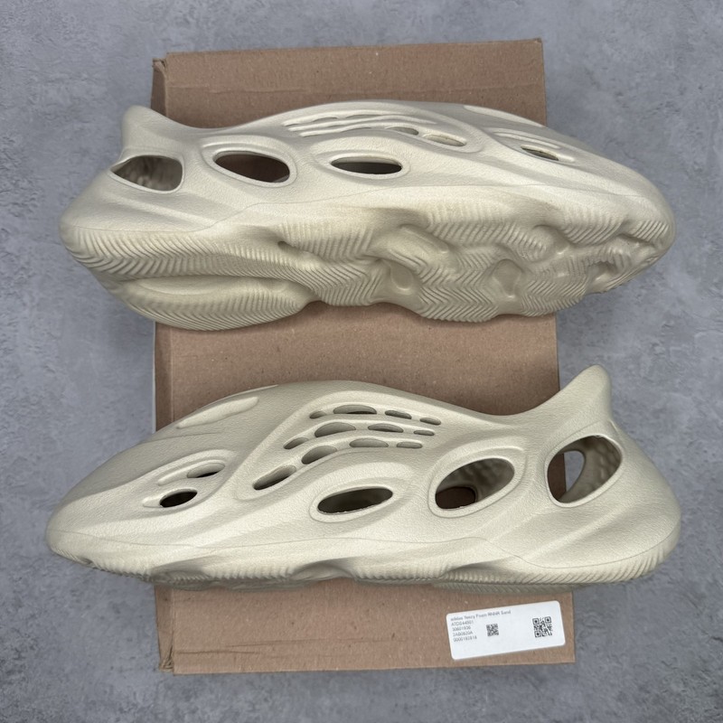 13M/14.5Wadidas Yeezy Foam RNNR Sand *pre-owned* SIZE 13FY4567Pre-Owned