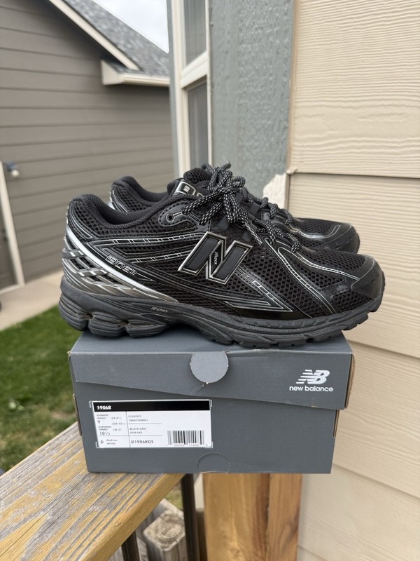 men’s new balance 1906R black silver size 9 used with box U1906ROS
