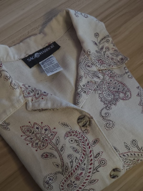 Sag Harbor Women’s Summer Beige Paisley Collared Button-Up Blouse Size 10