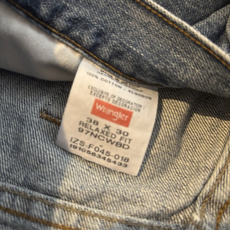 Wrangler Premium Quality Men’s Relaxed Fit Straight Light Wash Denim Jeans gallery