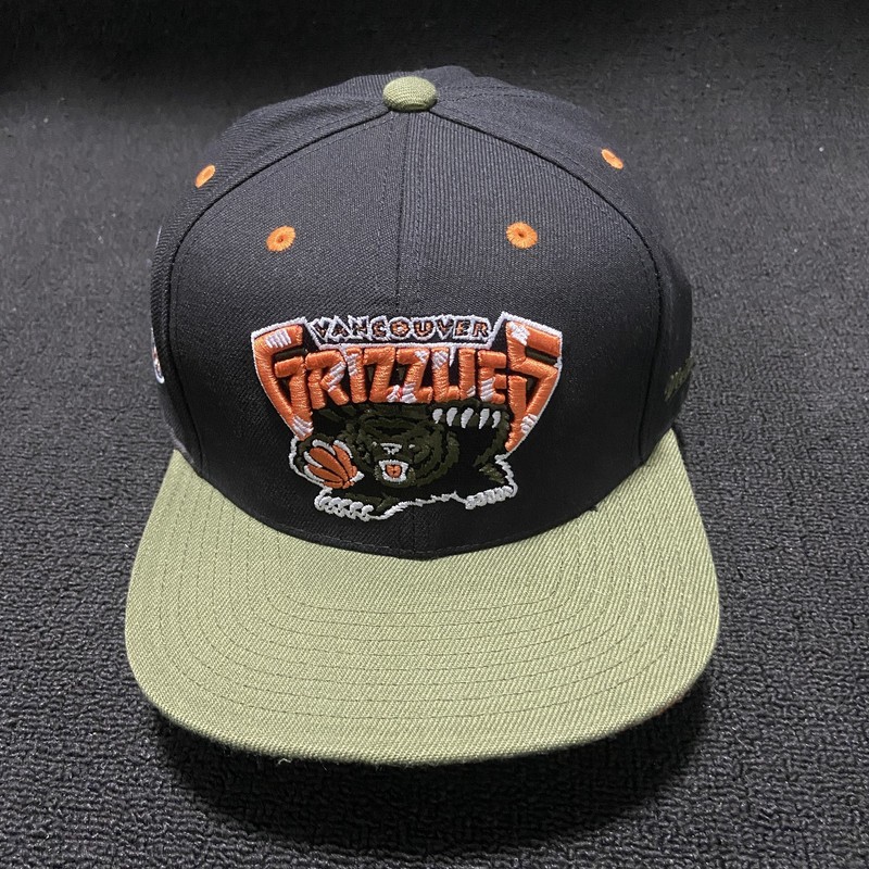 Mitchell & Ness Vancouver Grizzlies Fitted Flat Brim Black 7 1/2 (60cm)Retro NBA