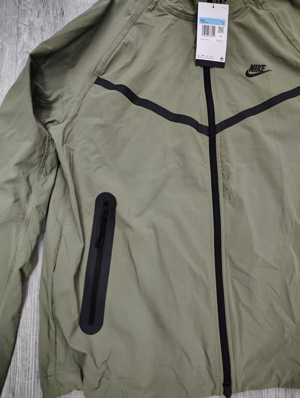 Tech Dri-FIT Woven Full-Zip Windrunner Jacket- M gallery