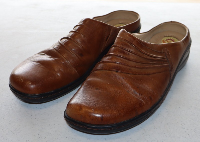 Earth Spirit Classics Women’s Leather Mule Clog Slip-On Shoes Size 10