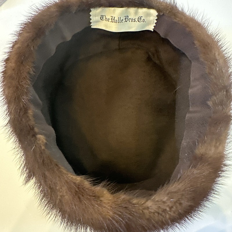 The Halle Bros Co Brown Fur Pillbox Style Hat Vintage Women Made In USA gallery