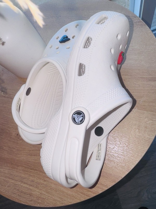 Crocs Classic Clog Sandals White Slip-On Heel Strap Logo Synthetic US 6 gallery