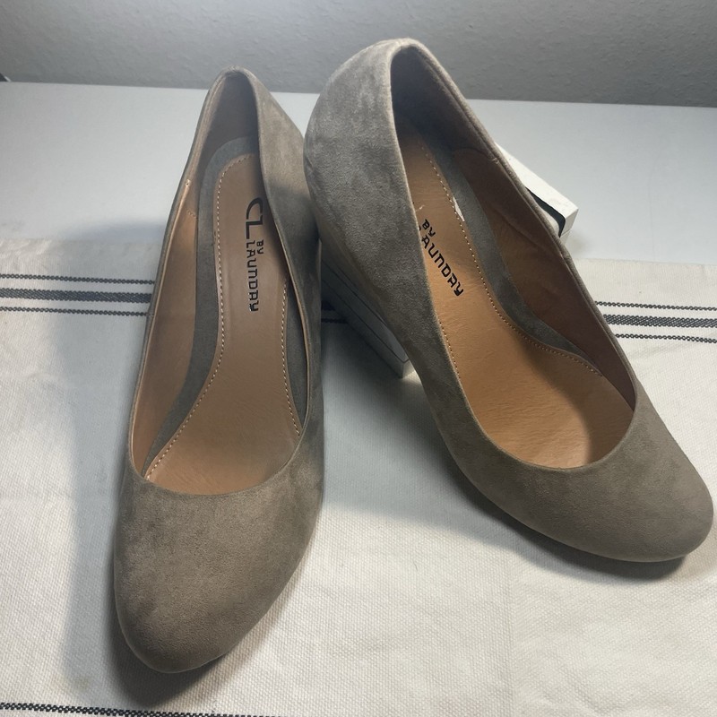 CL BY LAUNDRY Taupe Suede Block Heel Pumps Round Toe Slip On Women’s Size 9/40M