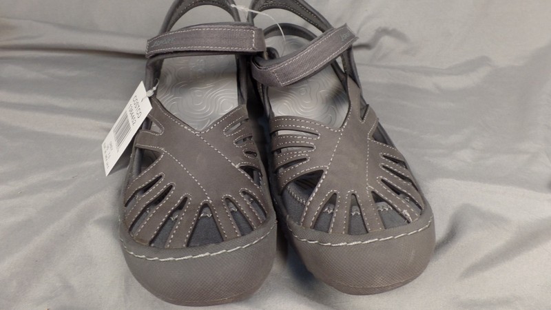 J Sport by Jambu Poppy Woman’s Sz 7.5 Sandal Outdoor Color Gray
