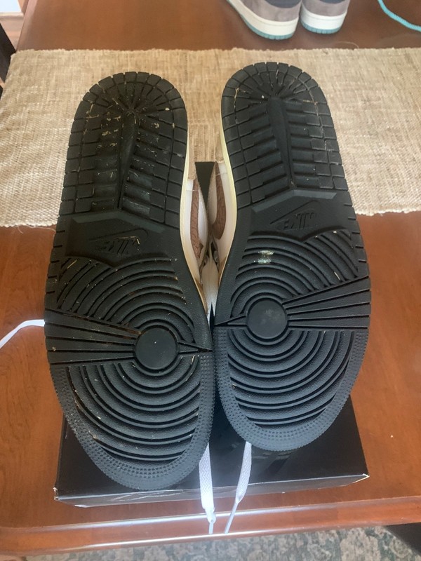 Air Jordan 1 low SE elephant gallery