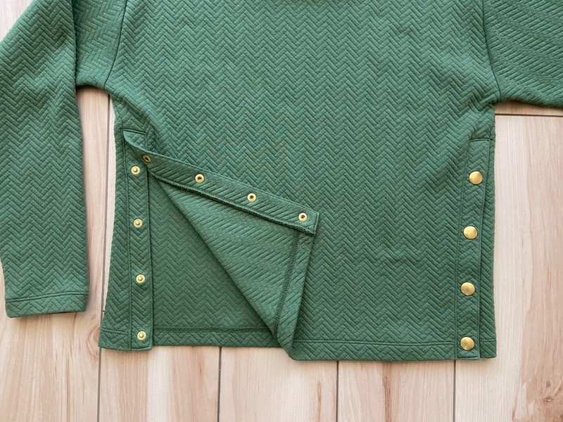 J Crew Factory quilted mock-neck sweater for women. Green. Size Small. Excellent gallery