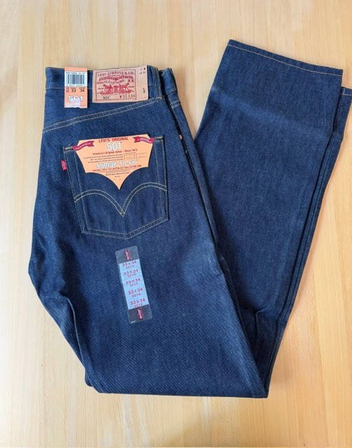 Levi's Men's 501 Original Shrink to Fit Denim Button Fly Classic Rise Jeans gallery