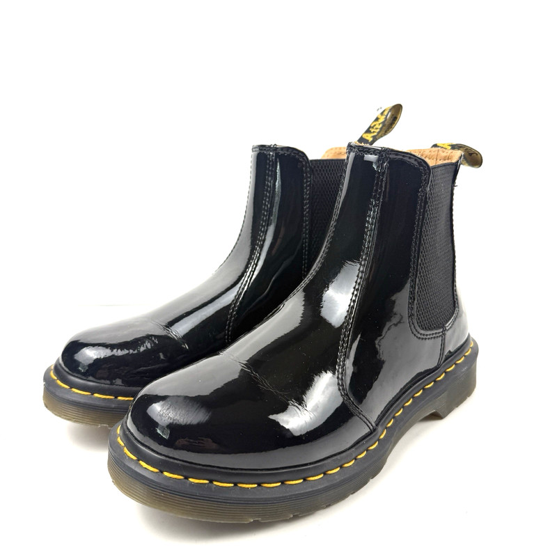 Dr Martens Chelsea Boots Womens 7 Black Gloss 2976 Airwair Pull On *Scuffed