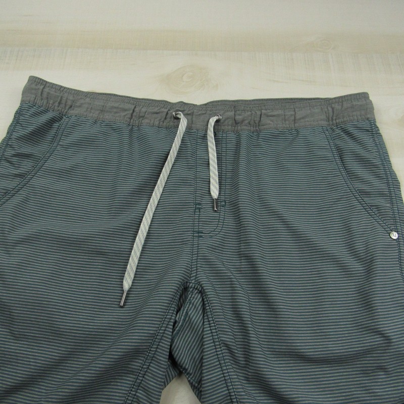 Vuori Shorts Mens Medium (*Waist Measured 38) Green Gray Camo Kore Lined gallery