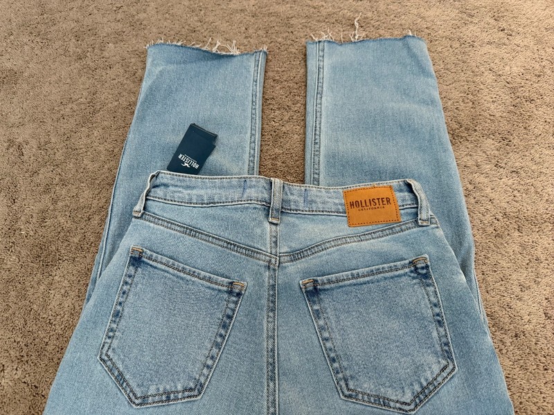 Hollister Ultra High-Rise ’90S Vintage Stretch Straight Jeans, 1R – W25, L31