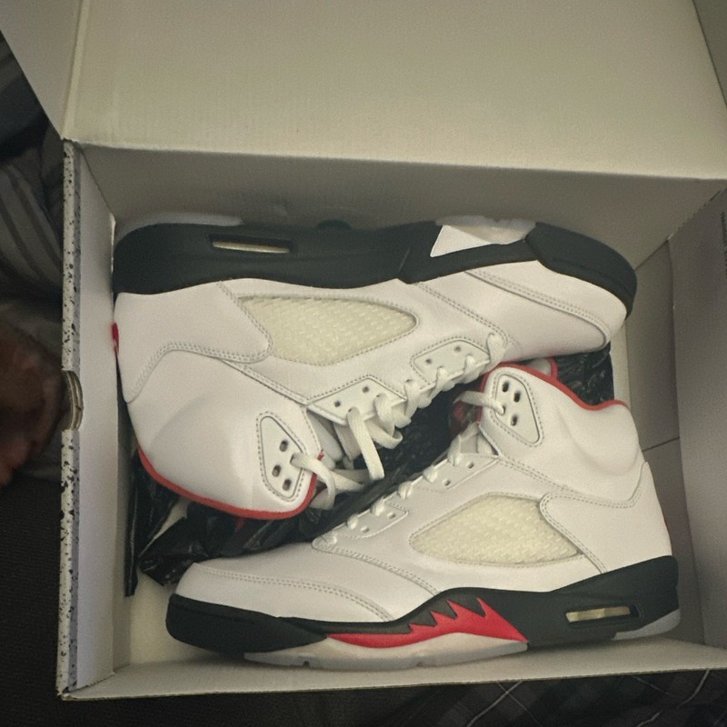 Jordan Air Jordan 5 Retro Men’s Fire Red 2020 White/Red/Black DA1911-102