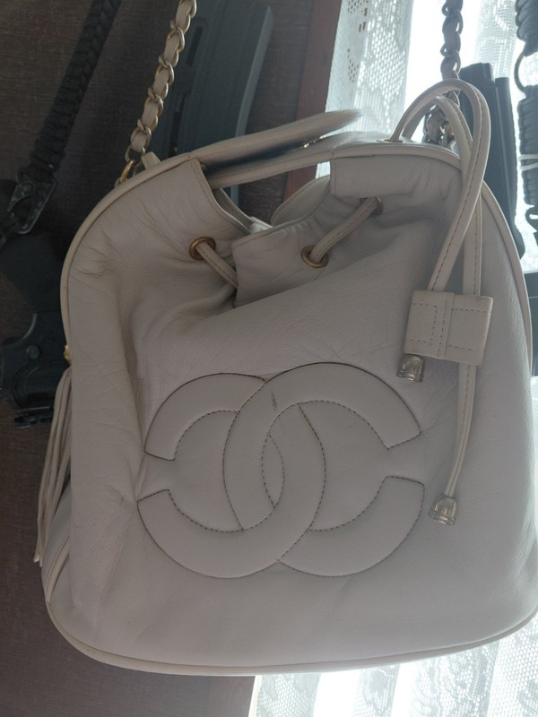 CHANEL White Bucket Drawstring Bag CC Logo Tassel Chain Shoulder Strap