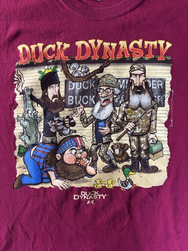 Gildan Heavy Cotton Duck Dynasty Graphic Logo Men’s Burgundy T-Shirt L 2013