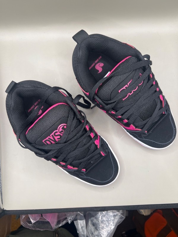 DVS Womens Comanche WOS Black & Pink Skate Shoes Size 6 US / 4.5 UK / 36.5 EU gallery