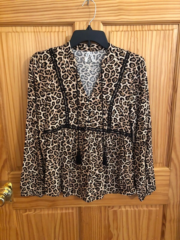 Mudd Peasant Shirt Womens Juniors Animal Print Small $36 (s-gray-31-30)