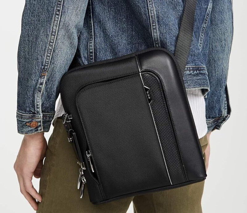TUMI Arrive Olten Shoulder Bag Sleek Black Cross body Mens Business outlet
