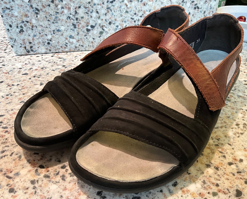 NAOT PAPAKI BROWN LEATHER BLACK SUEDE LEATHER SIZE 7/38