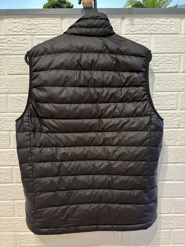 Men’s Patagonia Down Sweater Vest Insulated Puffer Full Zip - Black - Small gallery