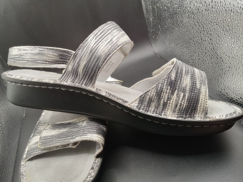 Sz 41 / 10 Alegria Verona Silver Black White Metallic Leather Comfort Sandals gallery
