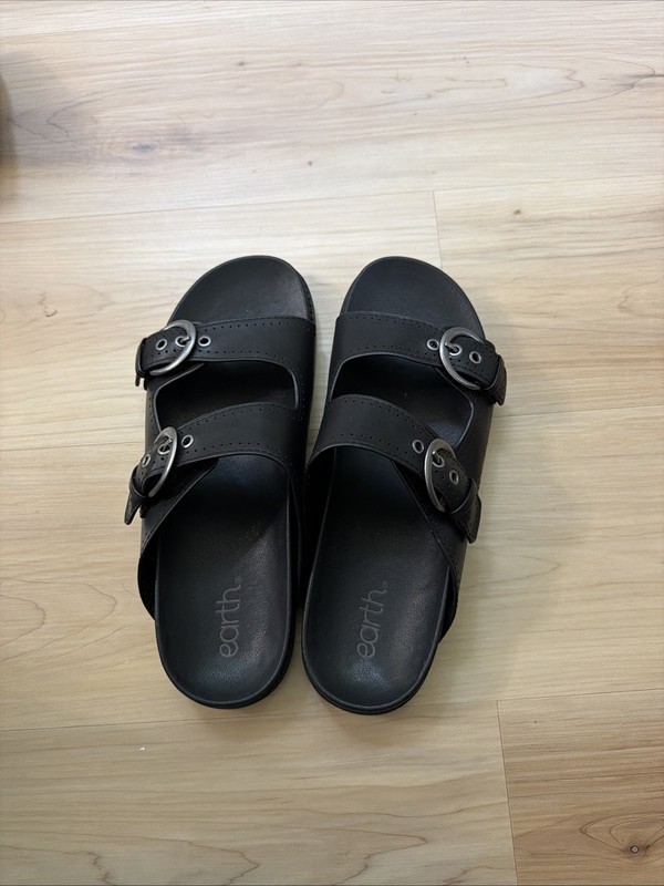 Earth® Francii Flat Casual Sandals in Black, gallery