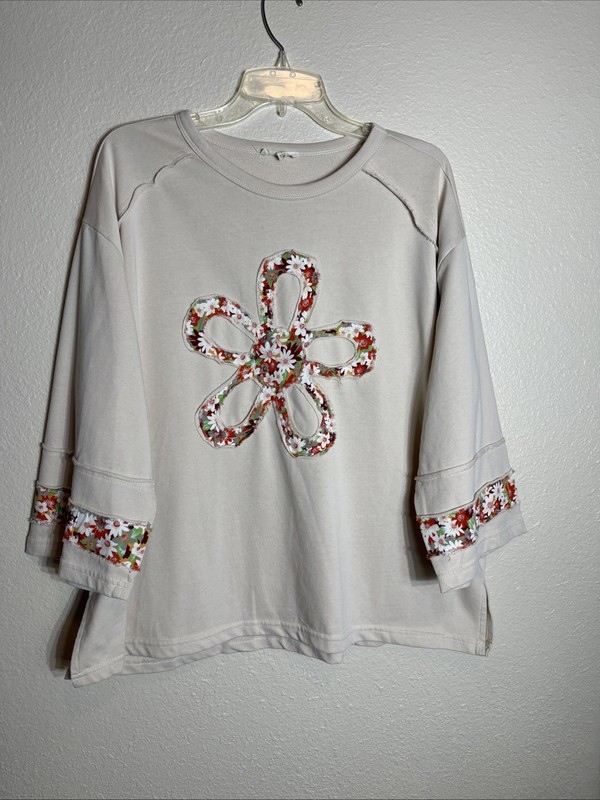 Easel Beige Pullover with big Patchwork Flower Large Boho