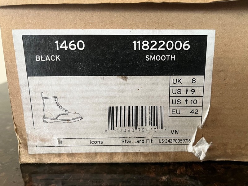 Dr. Martens AirWair Unisex 1460 Smooth Leather Lace Up Boots - US 9M/10W NEW gallery
