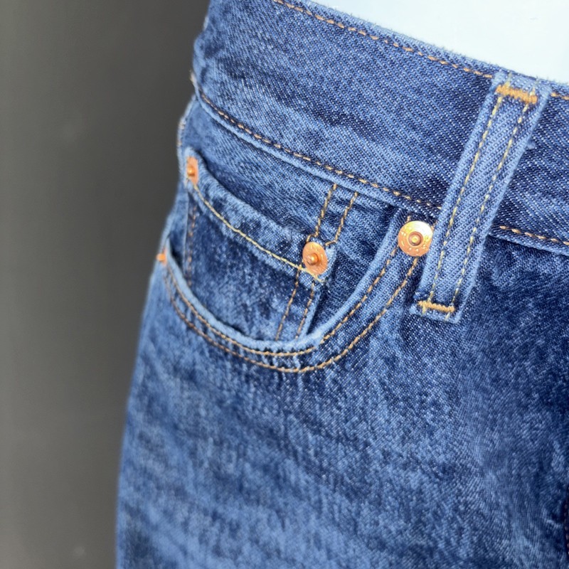 Levi's Iconic Long Skirt Size W28 Mid Rise Mid Blue Side Slit BNWT RRP £100 gallery
