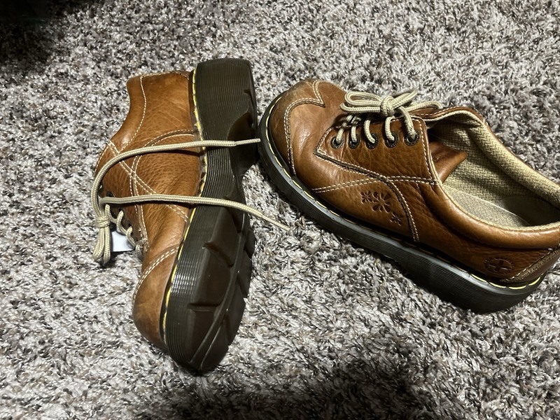 Dr. Martens AirWair Women’s Brown Leather Oxford Lace-Up Round Toe US 7 EU 38