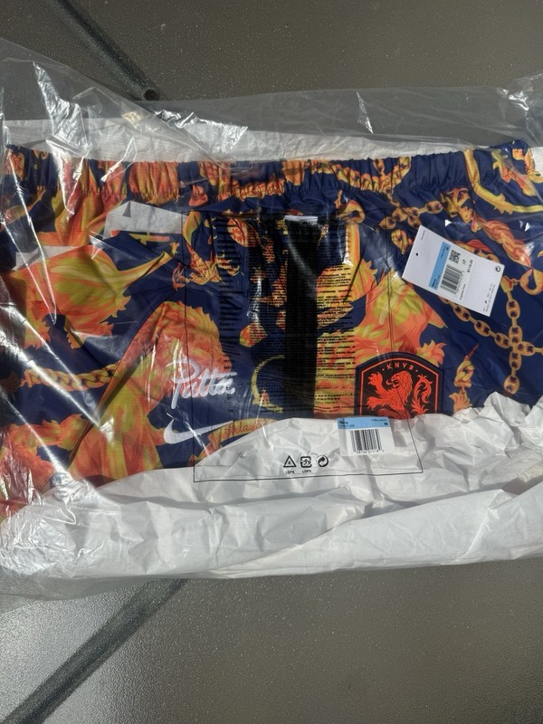 Size M – Nike x Patta Netherlands Anthem Jacket World Cup IH1617-455