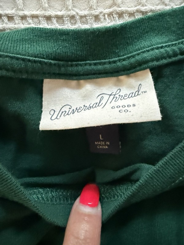Universal Thread Women's Green Après Ski Graphic Tee Crew Neck L gallery