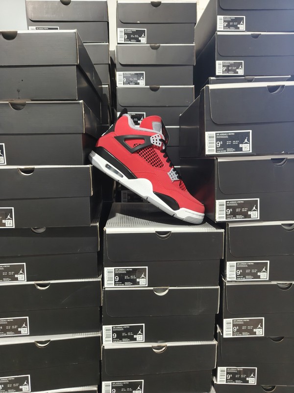 Air Jordan 4 Retro ‘Toro Bravo’ 2026 FQ8138-600